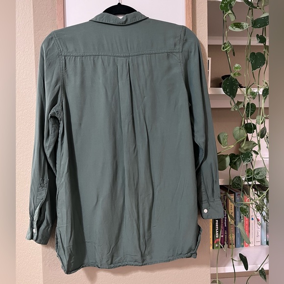 Old Navy Utility Button-Down - Picture 5 of 5